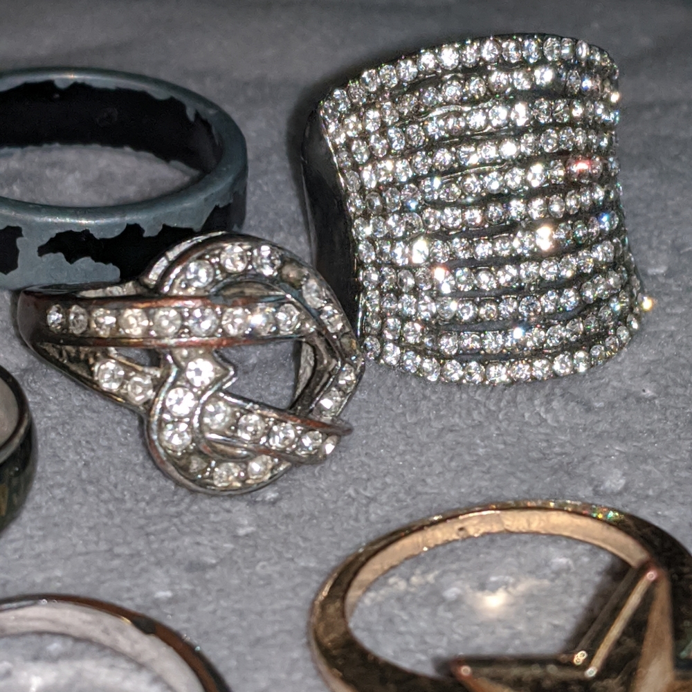 HUGE Bundle Of Rings (30+) - Picture 8 of 12